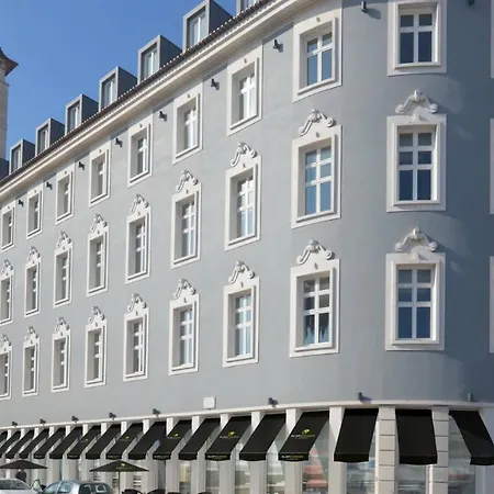 Exclusive Floor 2bd By The Timeout Market Lisbon